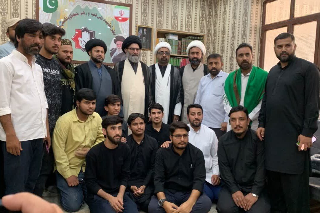 جامعہ جعفریہ جنڈ کے طلاب کی قائد ملت جعفریہ پاکستان سے ملاقات / قائد ملت کی علم، اخلاص اور عملی کردار کی اہمیت پر تاکید