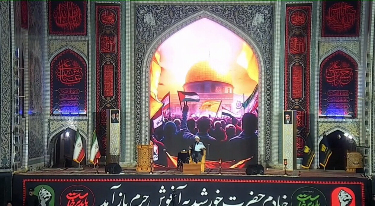 مراسم بزرگداشت رهبرشهید در حرم مطهر رضوی