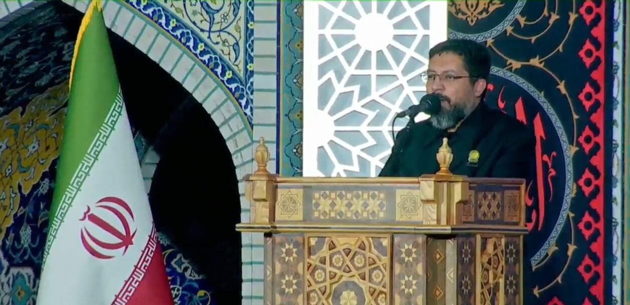مراسم بزرگداشت رهبرشهید در حرم مطهر رضوی