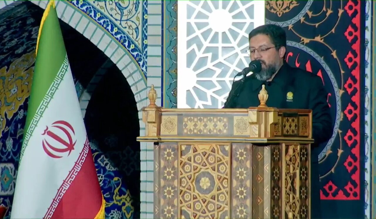 مراسم بزرگداشت رهبرشهید در حرم مطهر رضوی