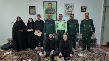 دیدار فرمانده سپاه روح‌الله استان مرکزی با خانواده شهدا