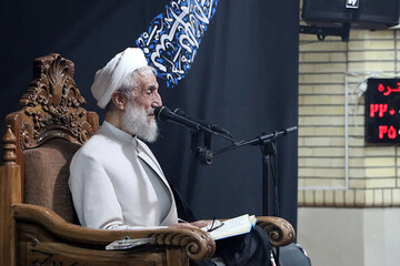 دشمن با مذاکره دست از دشمنی برنمی‌دارد
