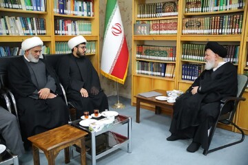 خدمات به طلاب با حفظ کرامت، عدالت و کاهش دغدغه‌های معیشتی همراه باشد