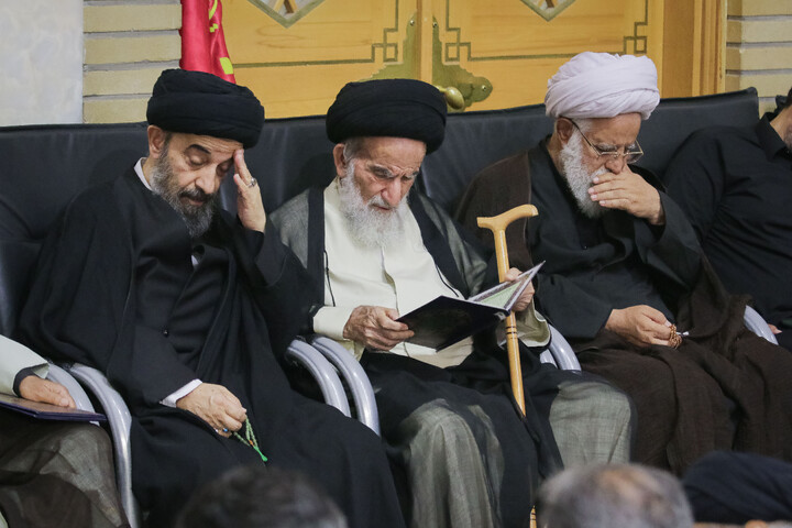 تصاویر/ مراسم بزرگداشت قائد شهید امّت از سوی قوای سه گانه مقنّنه، مجریّه و قضائیه در حرم مطهر حضرت فاطمه معصومه سلام‌الله‌علیها