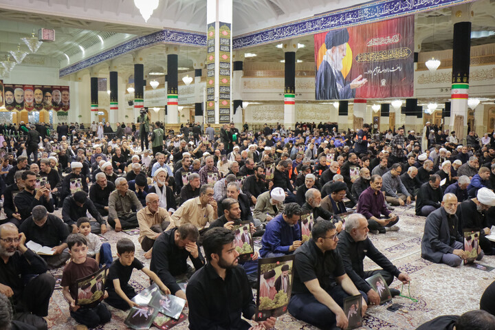 تصاویر/ مراسم بزرگداشت قائد شهید امّت از سوی قوای سه گانه مقنّنه، مجریّه و قضائیه در حرم مطهر حضرت فاطمه معصومه سلام‌الله‌علیها