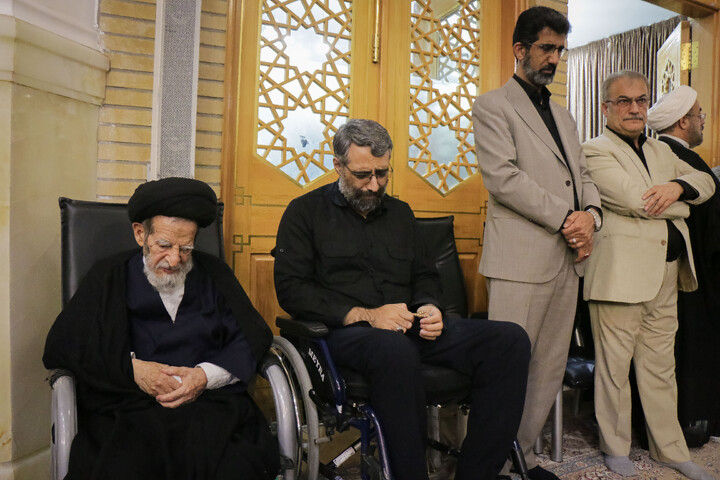 تصاویر/ مراسم بزرگداشت قائد شهید امّت از سوی قوای سه گانه مقنّنه، مجریّه و قضائیه در حرم مطهر حضرت فاطمه معصومه سلام‌الله‌علیها
