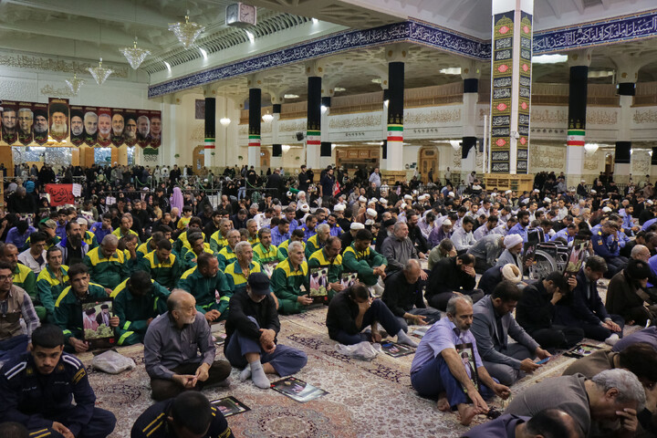تصاویر/ مراسم بزرگداشت قائد شهید امّت از سوی قوای سه گانه مقنّنه، مجریّه و قضائیه در حرم مطهر حضرت فاطمه معصومه سلام‌الله‌علیها