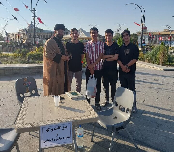 تصاویر/ ۱۵۰ روز تبلیغ جهادی در میدان امام خمینی (ره)