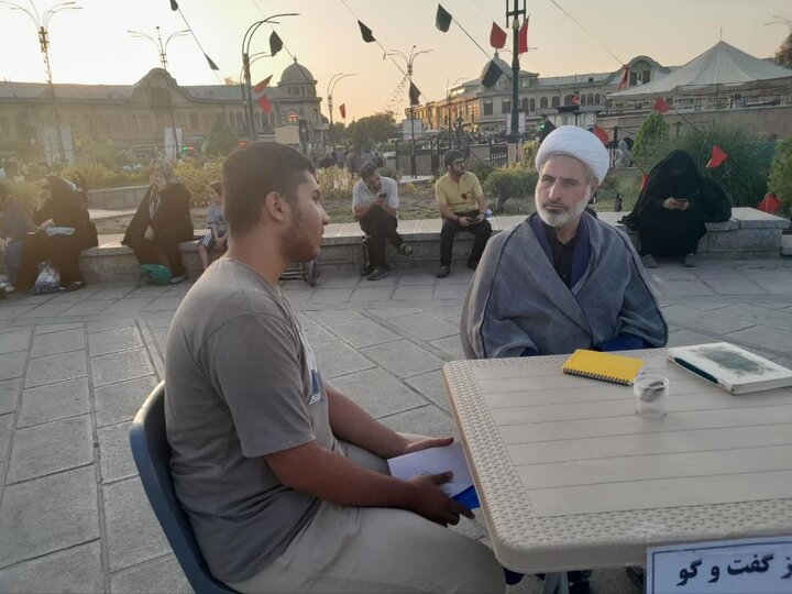 تصاویر/ ۱۵۰ روز تبلیغ جهادی در میدان امام خمینی (ره)