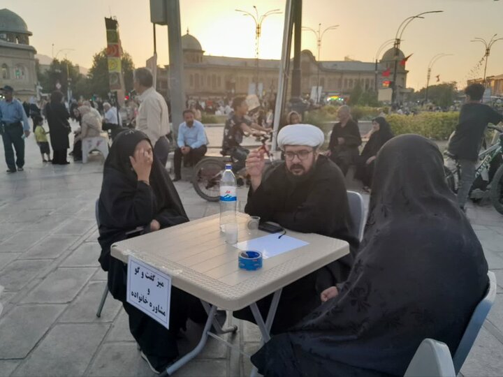 تصاویر/ ۱۵۰ روز تبلیغ جهادی در میدان امام خمینی (ره)