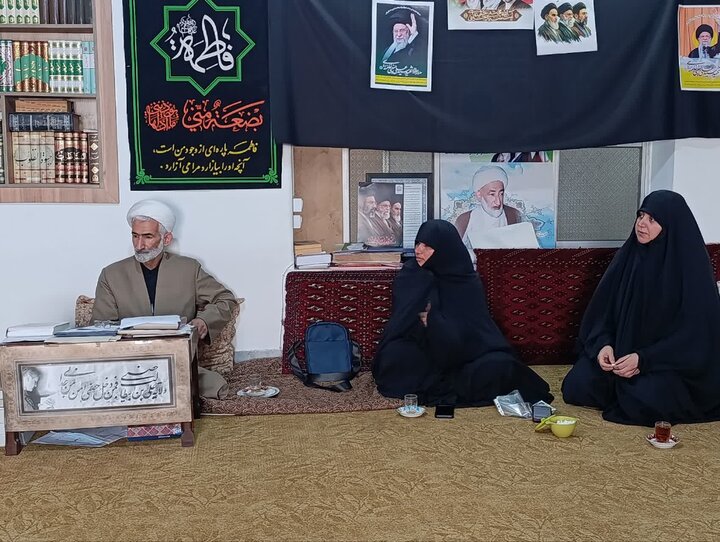 تصاویر/ دیدار هیأت امنای حوزه خواهران ریحانة الرسول (س) با امام جمعه شهرستان نکا