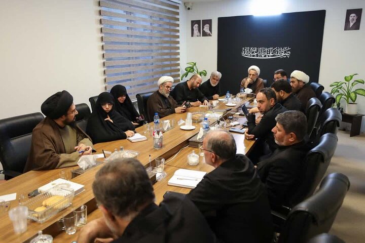 تصاویر / چهل و چهارمین جلسه قرارگاه مردمی رهبر شهید برگزار شد