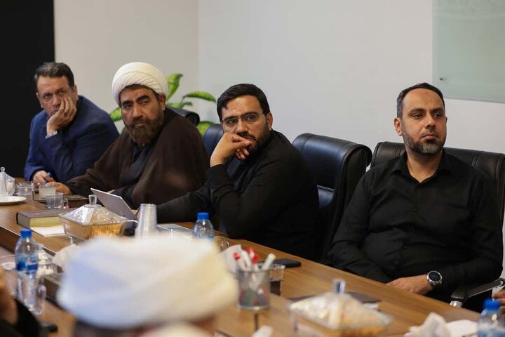 تصاویر / چهل و چهارمین جلسه قرارگاه مردمی رهبر شهید برگزار شد