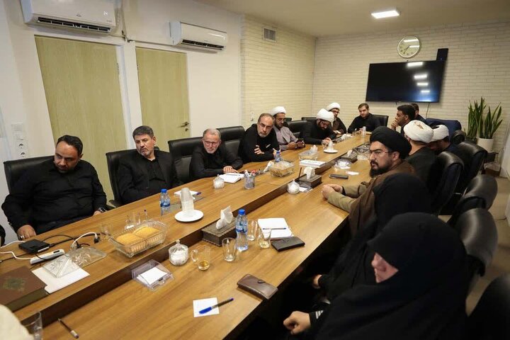 تصاویر / چهل و چهارمین جلسه قرارگاه مردمی رهبر شهید برگزار شد