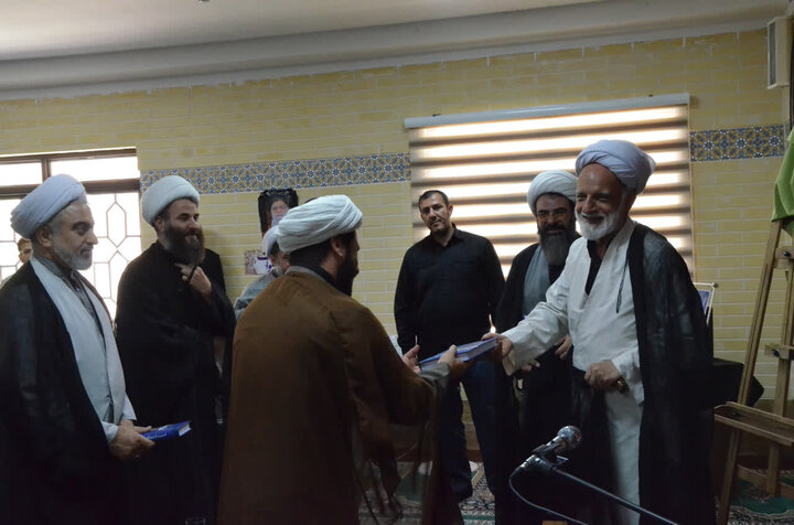 تصاویر/ رونمایی از کتاب «امنیت» تألیف آیت الله دری نجف آبادی در اراک