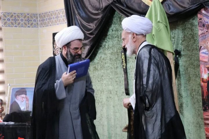 تصاویر/ رونمایی از کتاب «امنیت» تألیف آیت الله دری نجف آبادی در اراک