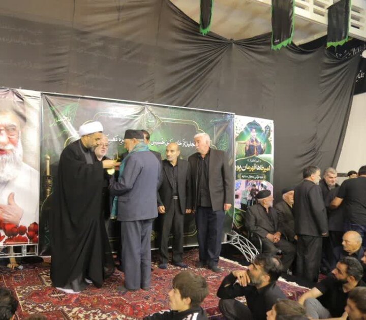 تصاویر/ مراسم تجلیل از پیرغلامان حسینی در مسجد اعظم اردبیل