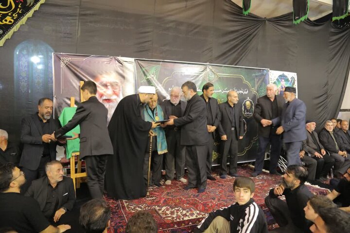 تصاویر/ مراسم تجلیل از پیرغلامان حسینی در مسجد اعظم اردبیل