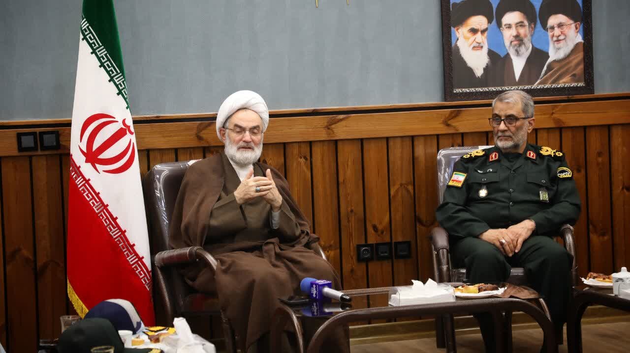 تاکید نماینده ولی‌فقیه در گیلان بر اقتدار بازدارنده نظام در دیدار با جانشین فرمانده انتظامی کشور