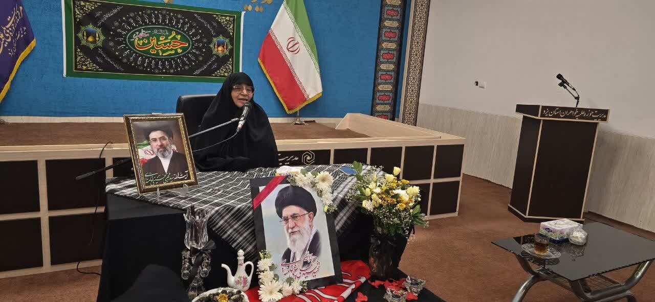 مدیران مدارس علمیه خواهران در خط مقدم جهاد تبیین قرار دارند