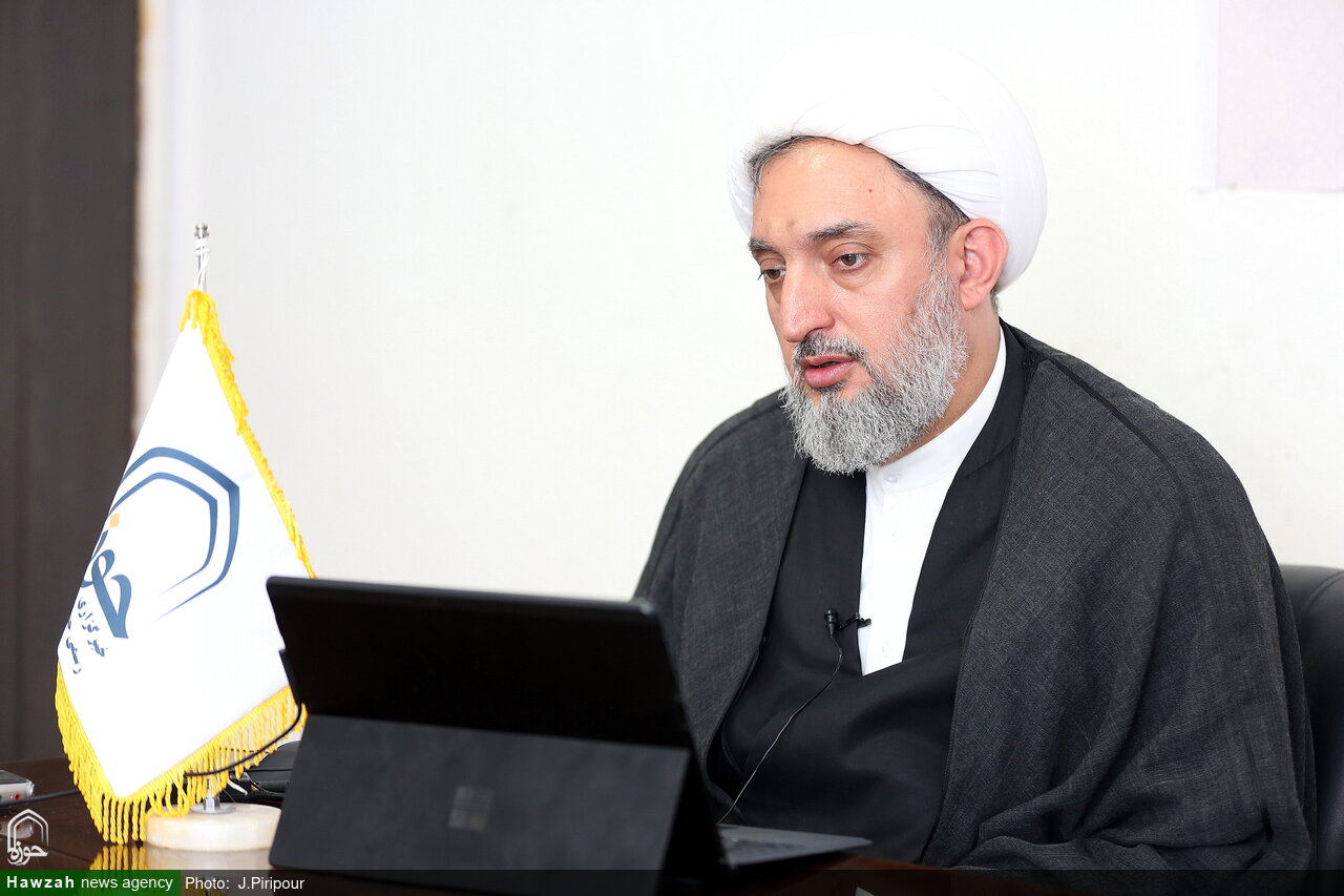 قصاص و خونخواهی دو مسئله جداگانهاند / انتقام خون رهبر شهید مطالبهای در مقیاس امت اسلامی است نه شخصی
