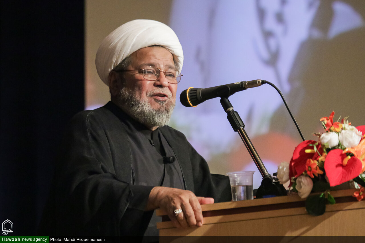رہبر شہید (ره) کے مشن، اتحاد امت اور انقلاب اسلامی کی ترویج پر زور / انقلاب اسلامی نے علماء اور دینی قیادت کو عزت و وقار عطا کیا، مقررین