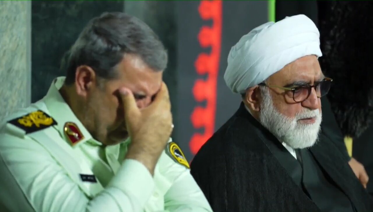 مراسم بزرگداشت رهبر شهید  به میزبانی خانواده‌های معظم شهدا، جانبازان و آزادگان در حرم مطهر رضوی