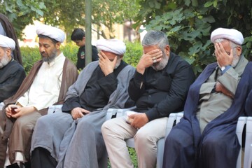 تصاویر/ اولین روز از مراسم گرامیداشت رهبر شهید امت در حوزه علمیه استان یزد