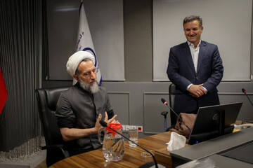 فیلم | وضوی نماینده ولی فقیه در استان  قزوین با کمتر از یک لیوان