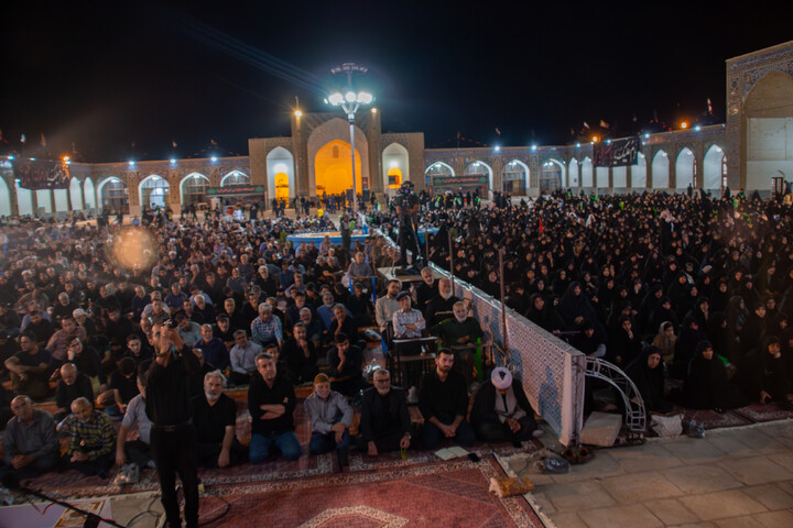 تصاویر/ مراسم عزاداری در مسجد تاریخی مَلِک شهر کرمان به همراه سخنرانی حجت‌الاسلام رفیعی