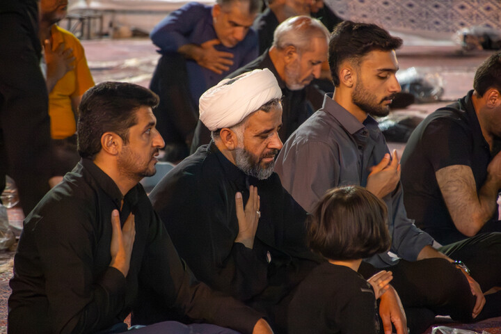 تصاویر/ مراسم عزاداری در مسجد تاریخی مَلِک شهر کرمان به همراه سخنرانی حجت‌الاسلام رفیعی