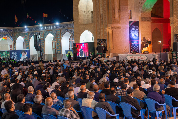 تصاویر/ مراسم عزاداری در مسجد تاریخی مَلِک شهر کرمان به همراه سخنرانی حجت‌الاسلام رفیعی