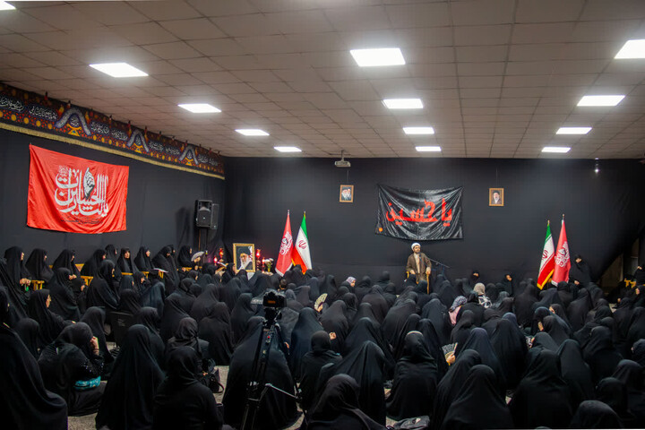 تصاویر | سومین روز از مراسم عزاداری آقای شهیدایران در بیت امام جمعه زنجان