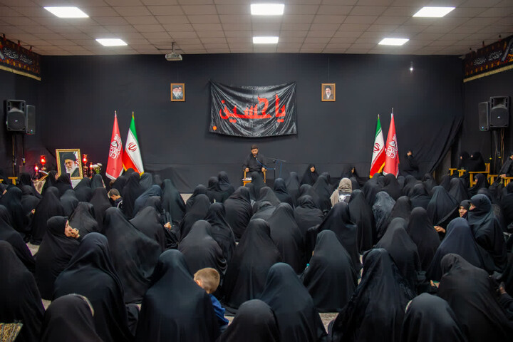 تصاویر | سومین روز از مراسم عزاداری آقای شهیدایران در بیت امام جمعه زنجان