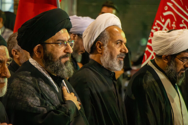 تصاویر  | دسته عزاداری و خون‌خواهی علمای زنجان در ایام سوگواری و اسارت آل‌الله، خون‌خواهی امام شهید و تجدید بیعت با رهبر معظم انقلاب