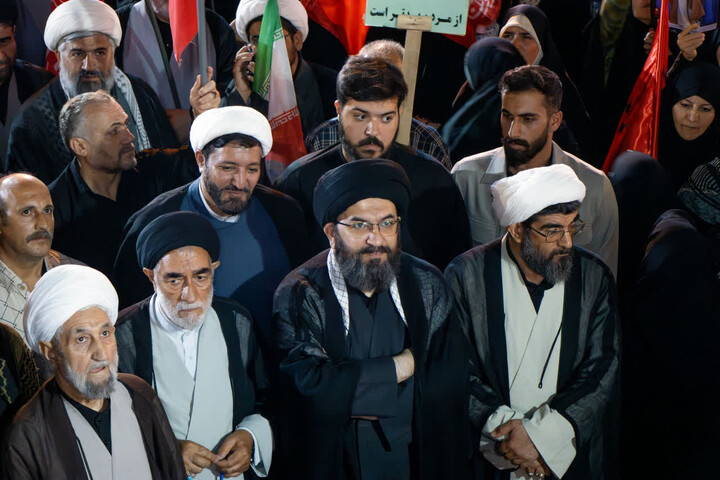 تصاویر  | دسته عزاداری و خون‌خواهی علمای زنجان در ایام سوگواری و اسارت آل‌الله، خون‌خواهی امام شهید و تجدید بیعت با رهبر معظم انقلاب