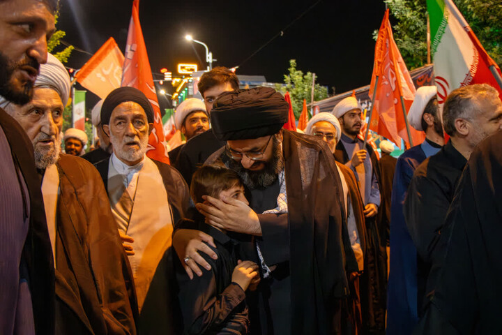 تصاویر  | دسته عزاداری و خون‌خواهی علمای زنجان در ایام سوگواری و اسارت آل‌الله، خون‌خواهی امام شهید و تجدید بیعت با رهبر معظم انقلاب