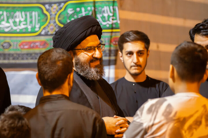 تصاویر | حضور امام جمعه زنجان در مواکب و اجتماعات شبانه مردمی " موکب مسجد جوادالائمه علیه‌السلام پونک  - موکب خانوادگی رهبر شهیدم "