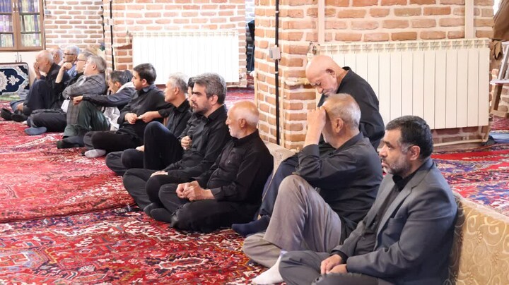 تصاویر / برگزاری مراسم گرامیداشت رهبر شهید انقلاب در مسجد امام خمینی (ره) مرند