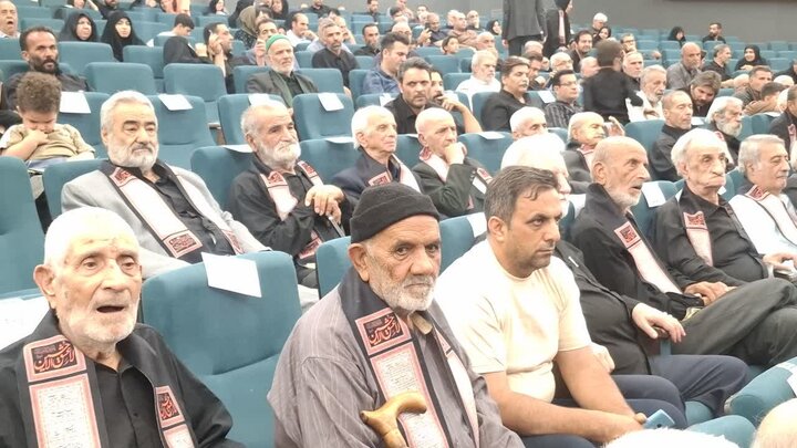 تصاویر/ چهارمین همایش تکریم پیرغلامان حسینی کاشان و مجلس بزرگداشت قائد شهید امت