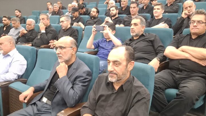 تصاویر/ چهارمین همایش تکریم پیرغلامان حسینی کاشان و مجلس بزرگداشت قائد شهید امت