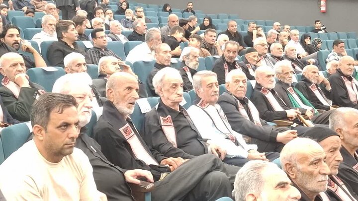 تصاویر/ چهارمین همایش تکریم پیرغلامان حسینی کاشان و مجلس بزرگداشت قائد شهید امت