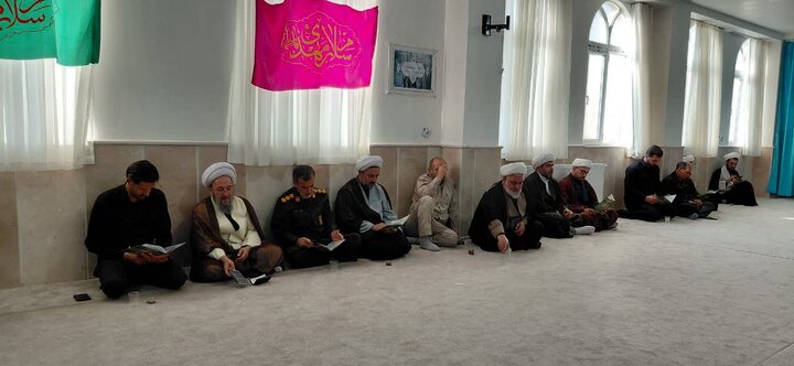 تصاویر/  آیین بزرگداشت شهید امت، حضرت آیت‌الله العظمی امام سیّد علی خامنه‌ای در اداره تبلیغات اسلامی شاهین‌دژ