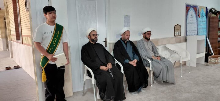 تصاویر/  آیین بزرگداشت شهید امت، حضرت آیت‌الله العظمی امام سیّد علی خامنه‌ای در اداره تبلیغات اسلامی شاهین‌دژ