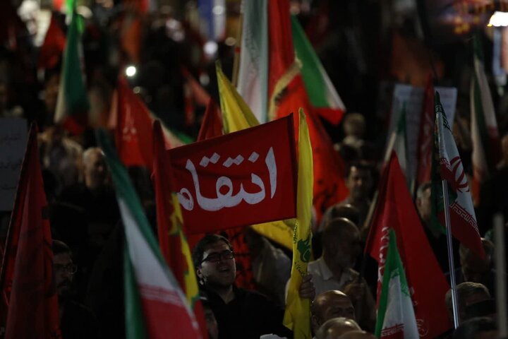 تصاویر/ یکصد و سی و ششمین  شب ،تبلور حماسه حضور و ایستادگی مردم ولایتمدار و غیور ارومیه