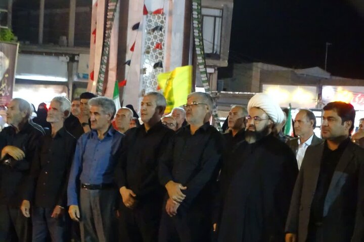 تصاویر/ تداوم اجتماع شبانه مردم چهاربرج؛نمادی از صلابت، غیرت و ایستادگی برای وطن