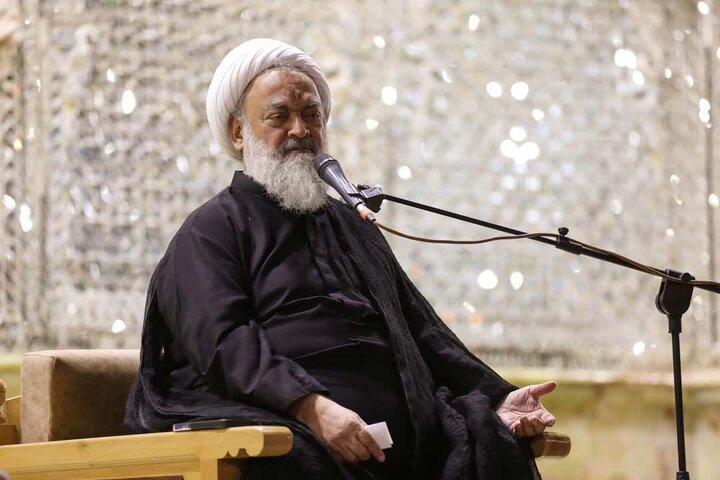 تصاویر / تداوم حضور مردم استان قزوین در ایستگاه صد وسی هفتم وبرگزاری مراسم گرامیداشت قائد شهید امت