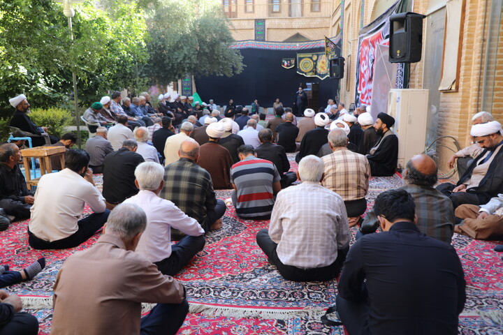 تصاویر/ اولین روز از مراسم گرامیداشت رهبر شهید امت در حوزه علمیه استان یزد