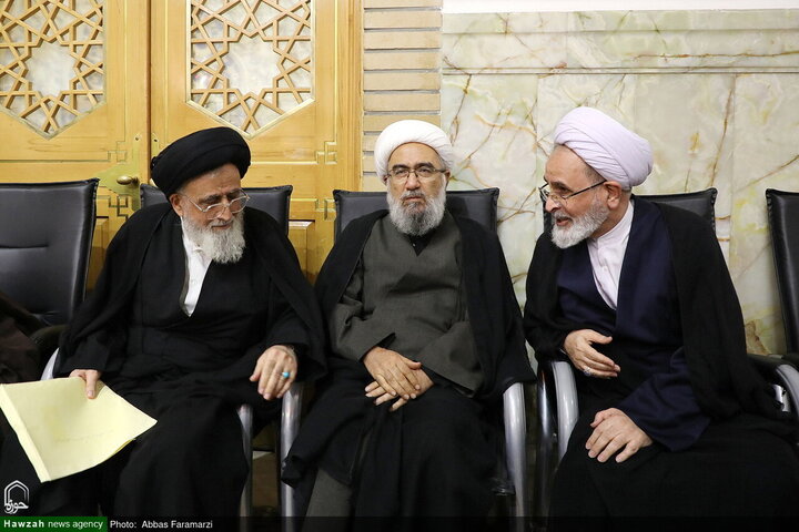 Photos/Unité des instances religieuses de Qom pour honorer la mémoire de l’Imam martyr