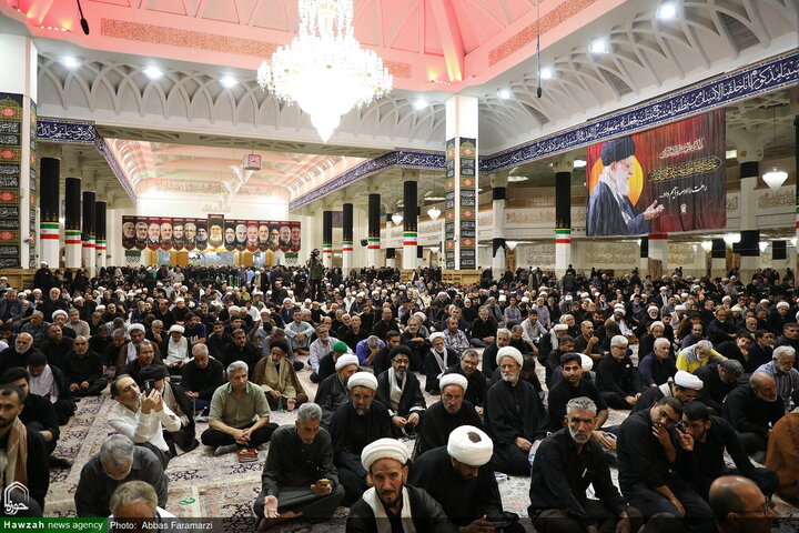 Photos/Unité des instances religieuses de Qom pour honorer la mémoire de l’Imam martyr